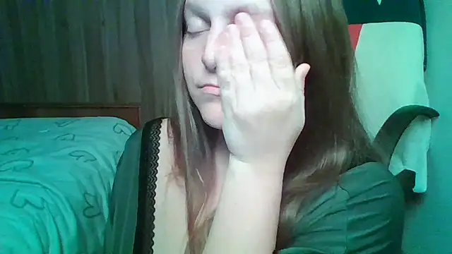 Snapshot of Evasapples chatting on 11-13-25, 09:58 Evasapples online show from 11-13-25, 09:58