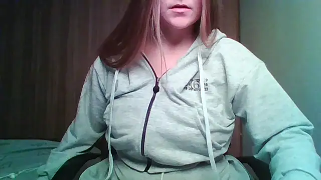 Snapshot of Evasapples chatting on 11-15-25, 02:46 Evasapples online show from 11-15-25, 02:46