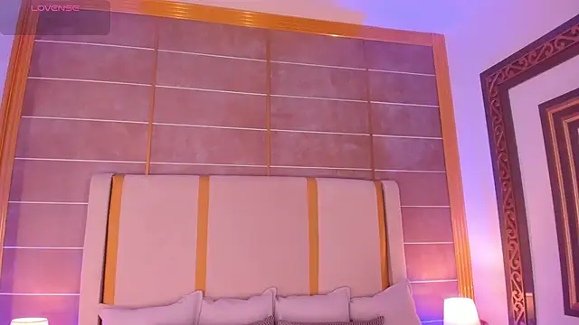 Snapshot of AbigailCarter chatting on 10-09-25, 11:36 AbigailCarter online show from 10-09-25, 11:36