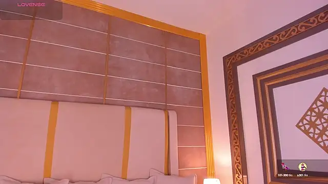 Snapshot of AbigailCarter chatting on 10-11-25, 11:25 AbigailCarter online show from 10-11-25, 11:25