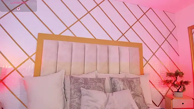 Snapshot of AbigailCarter chatting on 11-03-25, 12:57 AbigailCarter online show from 11-03-25, 12:57