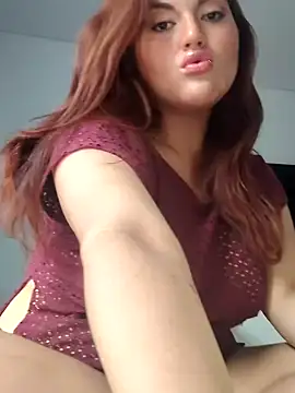 Snapshot of becca_diamond chatting on 02-14-25, 03:36 becca diamond online show from 02-14-25, 03:36
