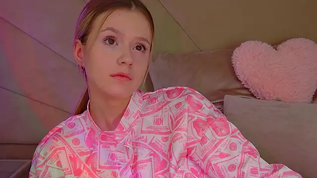 MilanaBalmain online show from 11-08-25, 04:23