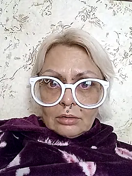 Gardener of Illusions online show from 11-18-25, 04:11