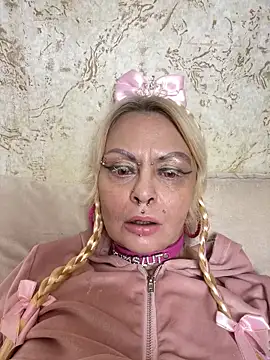 Snapshot of Gardener_of_Illusions chatting on 03-10-26, 08:19 Gardener of Illusions online show from 03-10-26, 08:19