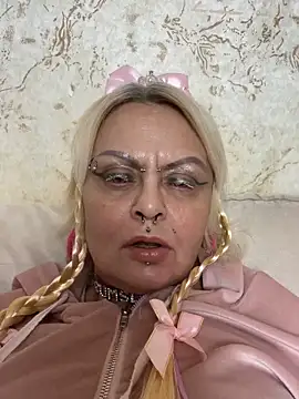 Snapshot of Gardener_of_Illusions chatting on 03-10-26, 08:25 Gardener of Illusions online show from 03-10-26, 08:25