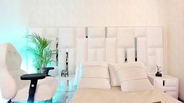 im nika  online show from 09-14-25, 03:33