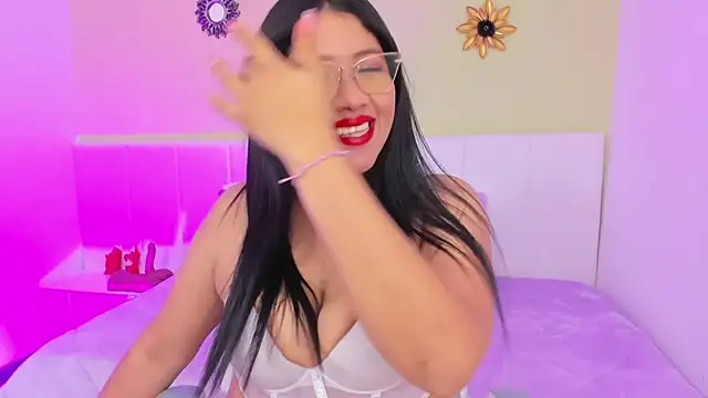 Snapshot of estrella_bigboobs14 chatting on 10-01-25, 06:25 estrella bigboobs14 online show from 10-01-25, 06:25