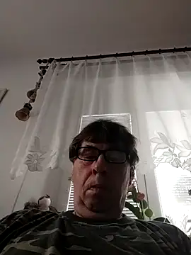 Snapshot of Lisak951 chatting on 12-02-25, 10:31 Lisak951 online show from 12-02-25, 10:31