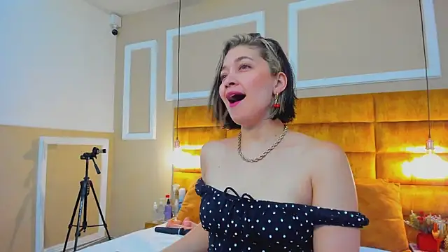 Snapshot of adarussell chatting on 12-16-25, 02:11 adarussell online show from 12-16-25, 02:11