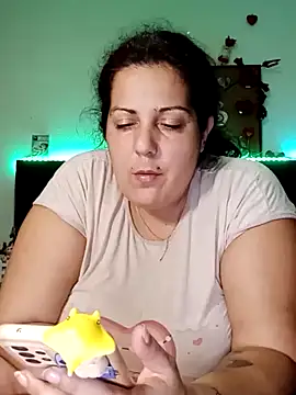 Snapshot of kittymorenita26 chatting on 01-12-25, 01:32 kittymorenita26 online show from 01-12-25, 01:32