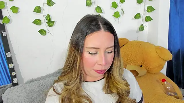 JanneKim online show from 11-27-25, 07:16