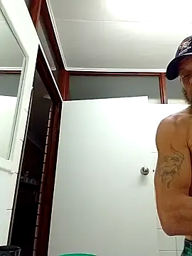 Snapshot of Deonlonely1 chatting on 02-22-25, 02:19 Deonlonely1 online show from 02-22-25, 02:19