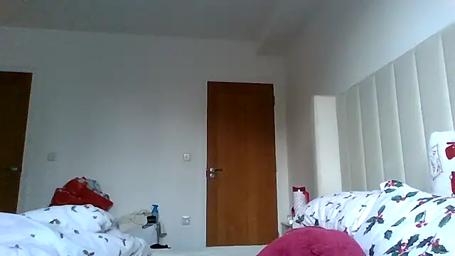 Snapshot of Krystal_Tx chatting on 11-25-25, 02:50 Krystal Tx online show from 11-25-25, 02:50