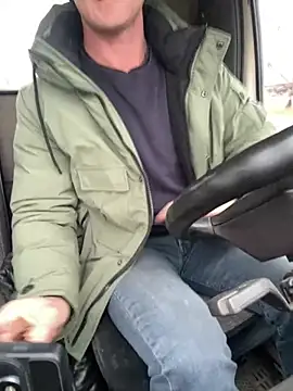 Snapshot of AlexGWoW chatting on 01-14-25, 11:42 AlexGWoW online show from 01-14-25, 11:42