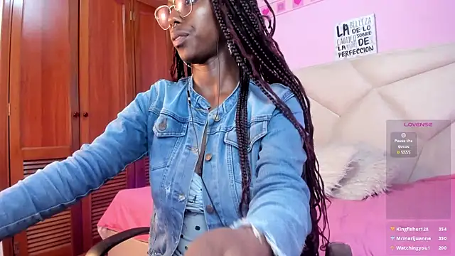 Snapshot of CoccoBele69 chatting on 12-07-24, 03:36 CoccoBele69 online show from 12-07-24, 03:36