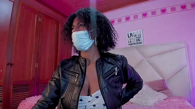 Snapshot of CoccoBele69 chatting on 03-16-25, 07:27 CoccoBele69 online show from 03-16-25, 07:27