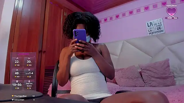 Snapshot of CoccoBele69 chatting on 03-18-25, 10:04 CoccoBele69 online show from 03-18-25, 10:04