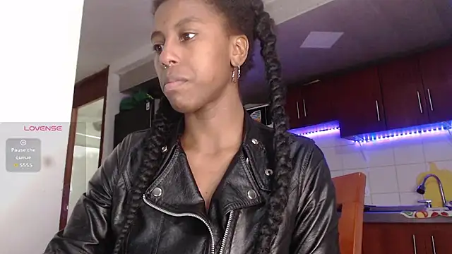 Snapshot of CoccoBele69 chatting on 11-04-25, 12:43 CoccoBele69 online show from 11-04-25, 12:43