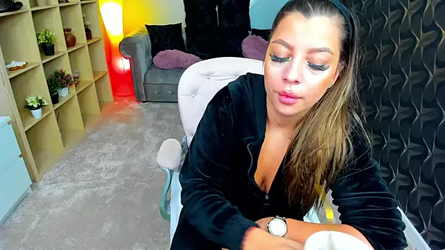 Snapshot of nicolee___19 chatting on 01-14-25, 10:34 nicolee 19 online show from 01-14-25, 10:34