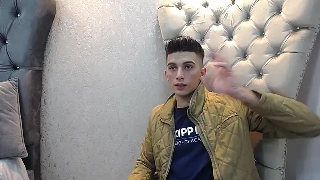 Snapshot of MrWilliseo chatting on 12-08-24, 07:43 MrWilliseo online show from 12-08-24, 07:43