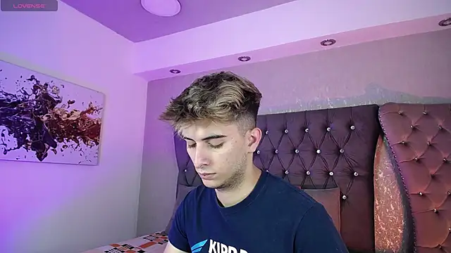 Snapshot of MrWilliseo chatting on 09-10-25, 07:47 MrWilliseo online show from 09-10-25, 07:47