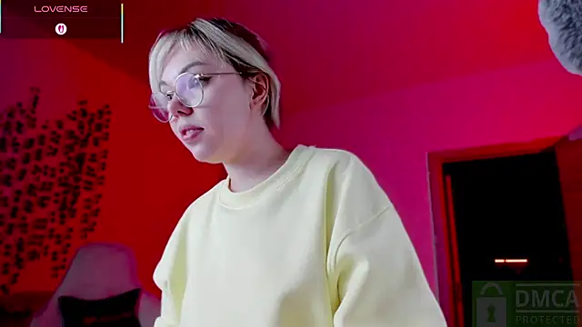 whoa-hoa-hoa-hoa-hoa online show from 10-23-25, 06:06