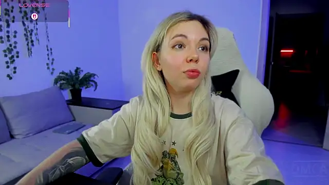 whoa-hoa-hoa-hoa-hoa online show from 11-24-25, 03:12