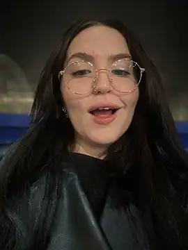 Snapshot of meow_girl chatting on 12-01-24, 07:47 meow girl online show from 12-01-24, 07:47