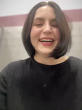 Snapshot of meow_girl chatting on 12-19-24, 10:24 meow girl online show from 12-19-24, 10:24
