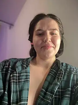 Snapshot of meow_girl chatting on 12-25-24, 05:37 meow girl online show from 12-25-24, 05:37
