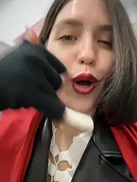 Snapshot of meow_girl chatting on 12-30-24, 10:10 meow girl online show from 12-30-24, 10:10