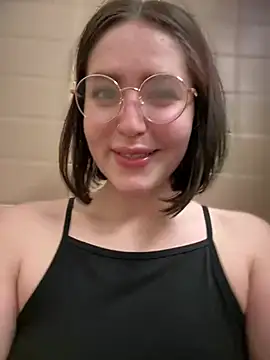 Snapshot of meow_girl chatting on 01-12-25, 11:17 meow girl online show from 01-12-25, 11:17