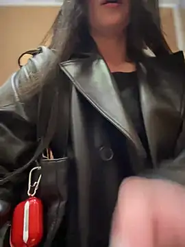 Snapshot of meow_girl chatting on 01-17-25, 11:06 meow girl online show from 01-17-25, 11:06