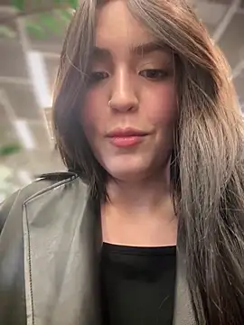 Snapshot of meow_girl chatting on 02-27-25, 10:15 meow girl online show from 02-27-25, 10:15