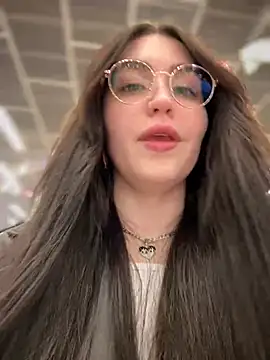 Snapshot of meow_girl chatting on 03-09-25, 01:59 meow girl online show from 03-09-25, 01:59