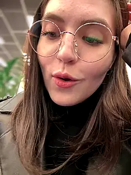 Snapshot of meow_girl chatting on 10-02-25, 03:41 meow girl online show from 10-02-25, 03:41