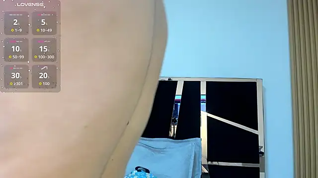 yahaira  online show from 12-20-25, 03:52