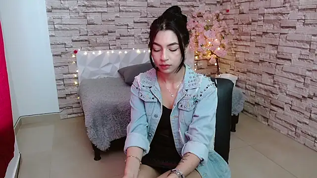 Snapshot of Vanse_lust chatting on 12-07-24, 04:58 Vanse lust online show from 12-07-24, 04:58