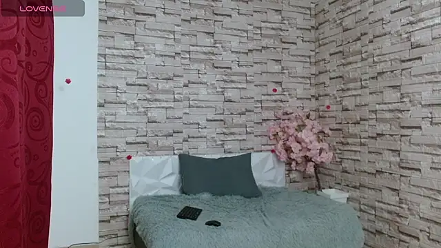 Snapshot of Vanse_lust chatting on 02-13-25, 12:24 Vanse lust online show from 02-13-25, 12:24