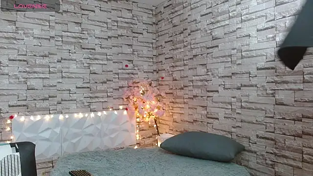 Snapshot of Vanse_lust chatting on 03-17-25, 10:49 Vanse lust online show from 03-17-25, 10:49