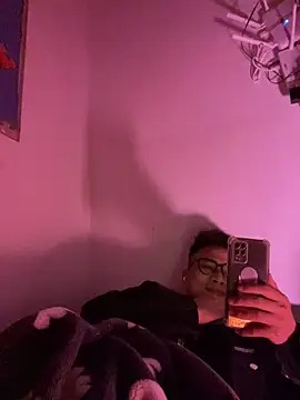 Snapshot of lixiaoshuai8 chatting on 02-10-26, 05:33 lixiaoshuai8 online show from 02-10-26, 05:33