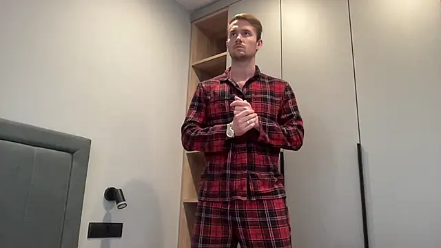 Snapshot of cute_mark chatting on 09-20-25, 03:02 cute mark online show from 09-20-25, 03:02