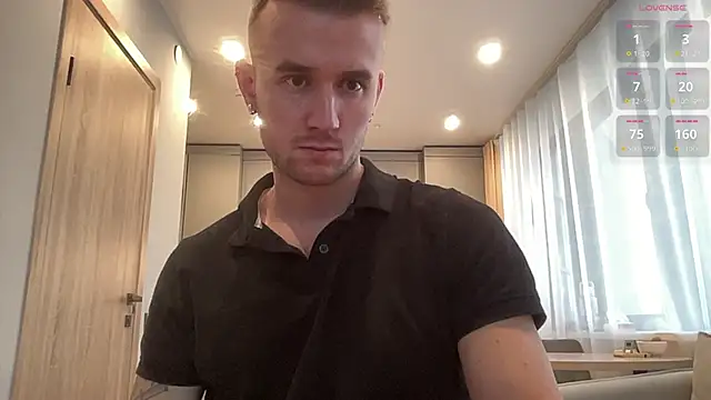 Snapshot of cute_mark chatting on 10-14-25, 04:57 cute mark online show from 10-14-25, 04:57