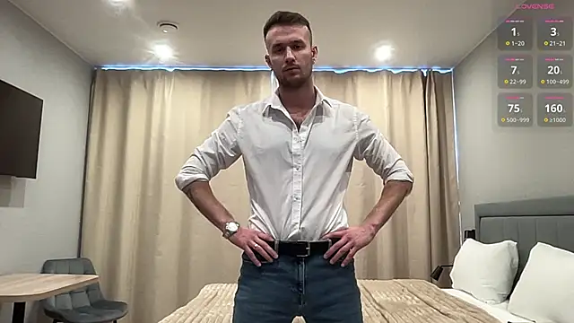Snapshot of cute_mark chatting on 10-17-25, 10:18 cute mark online show from 10-17-25, 10:18