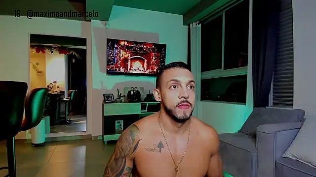 Maximo Marcelo online show from 12-31-24, 12:11