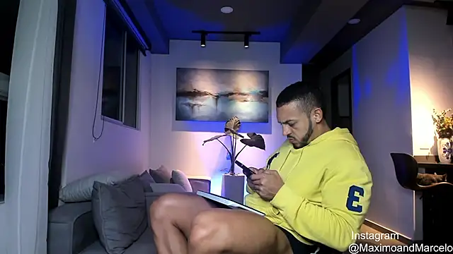 Maximo Marcelo online show from 03-04-25, 02:06