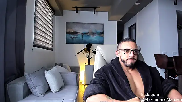 Maximo Marcelo online show from 03-18-25, 01:09