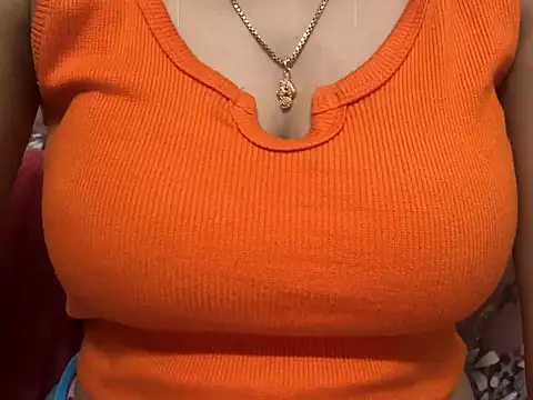 Snapshot of _FluffyHxney_ chatting on 12-22-24, 09:20  FluffyHxney  online show from 12-22-24, 09:20