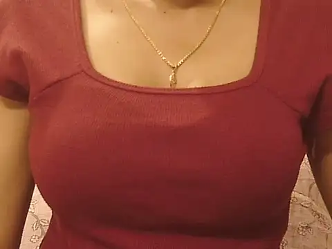 Snapshot of _FluffyHxney_ chatting on 10-15-25, 04:29  FluffyHxney  online show from 10-15-25, 04:29